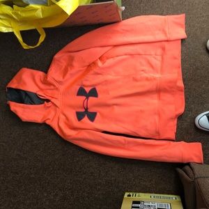 Under armour sweatshirt